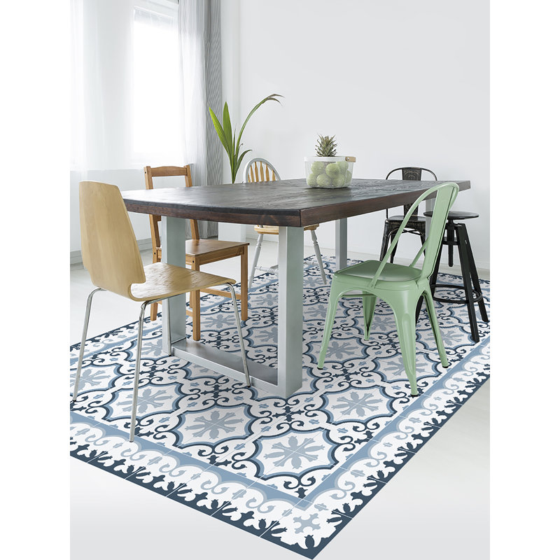 Bobbi Damask Vinyl Indoor / Outdoor Area Rug, Rectangle 133 x 200cm