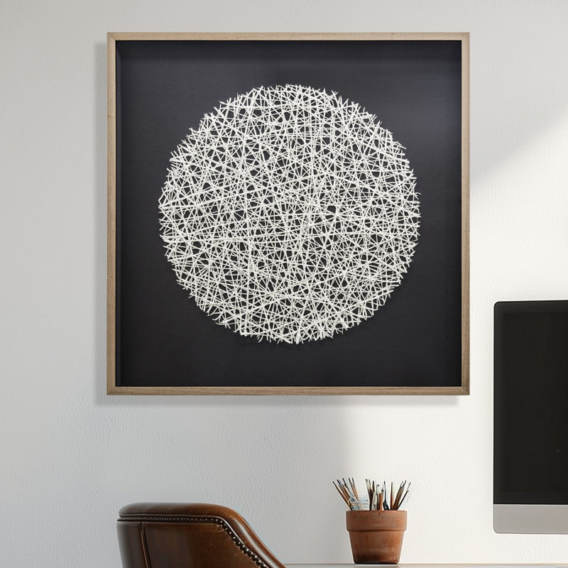 «Beauty Of Simple» - 47 po x 47 po, boîte de mixtes, encadrée sous verre
