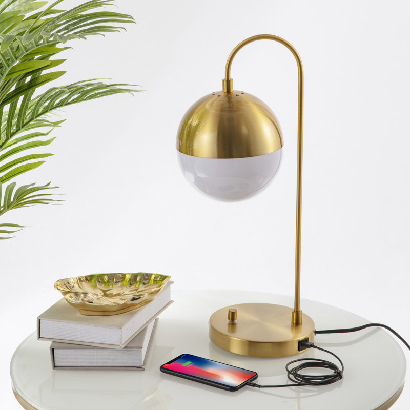 Metal USB Table Lamp