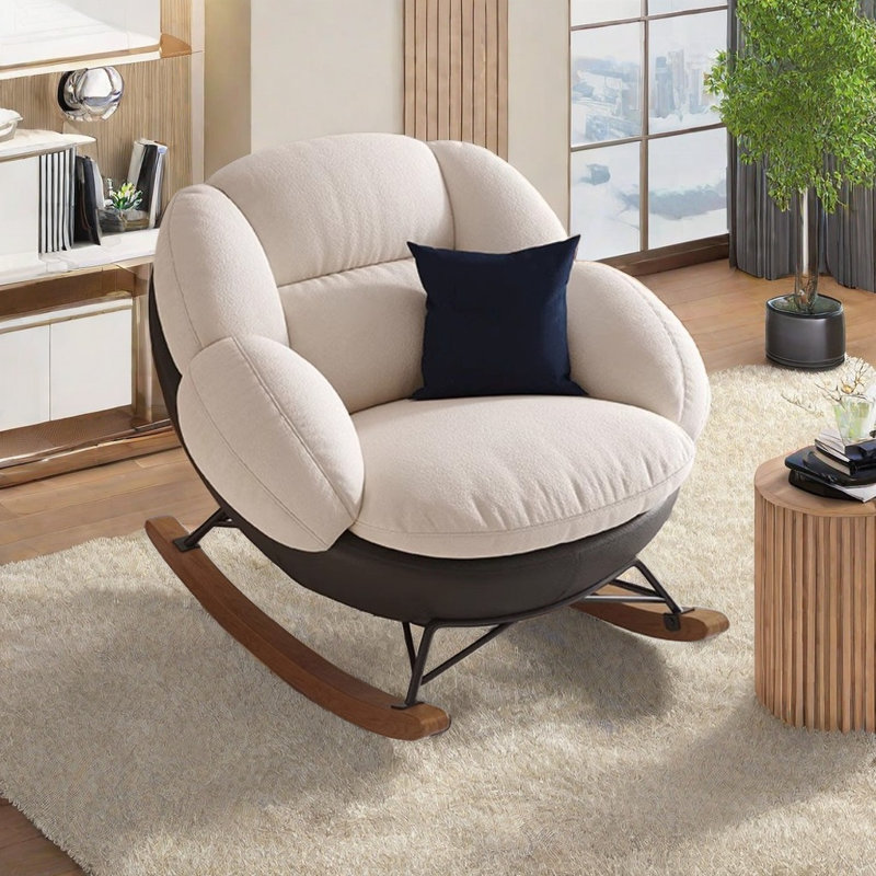 Chaise berçante moderne et simple en escargot, Blanc cassé