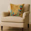 Coussin décoratif brodé en velours doré 18 po x 18 po-116677529-116677530