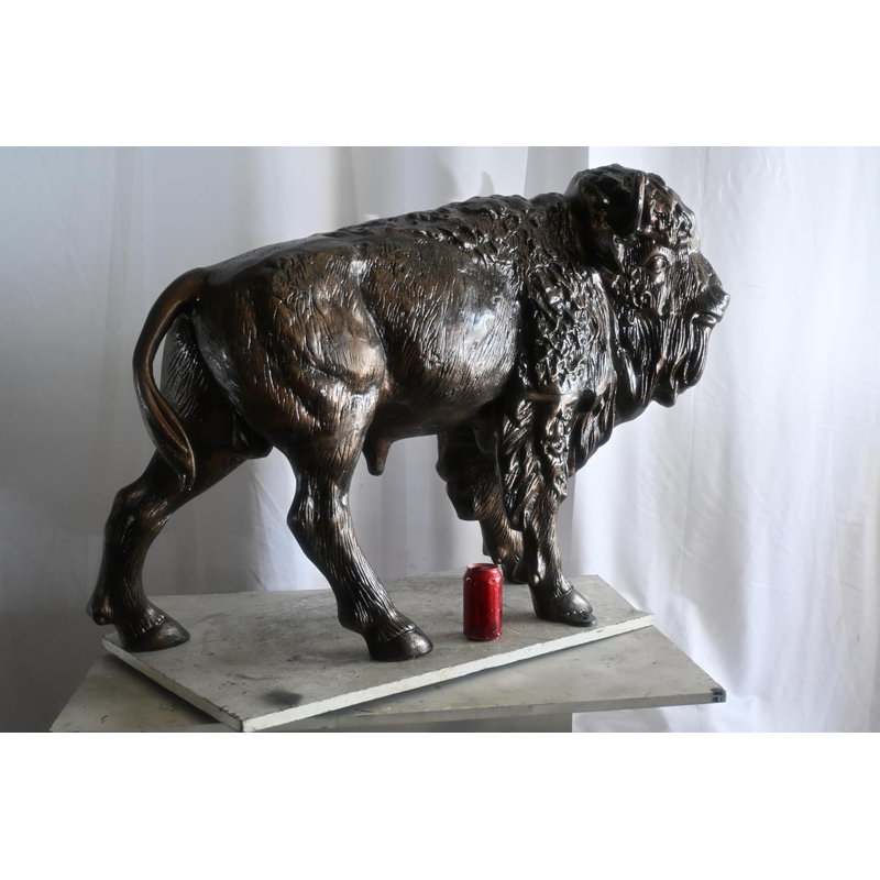 Sculpture en aluminium bison américain bronze foncé patiné 46 po x 15 po x H 35 po