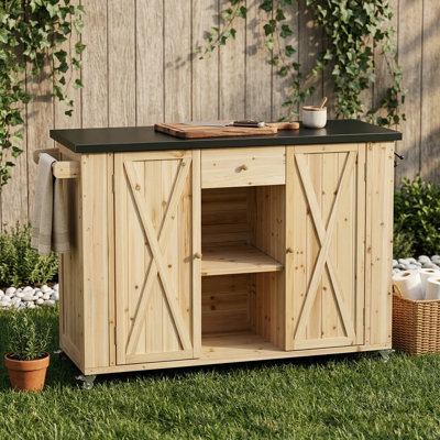 Îlot de cuisine extérieur en bois de sapin avec comptoir en acier inoxydable; offre un espace de rangement généreux, une barre à serviettes, des supports à épices et un ouvre-bouteille intégré - Finition noire