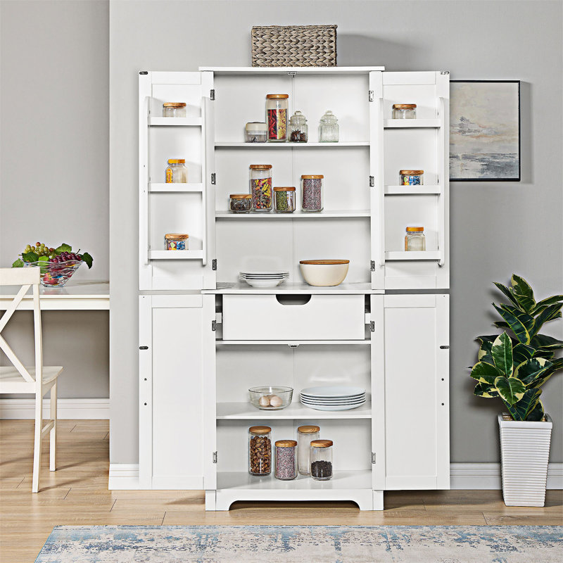 Armoires de rangement avec portes et tablettes ouvertes