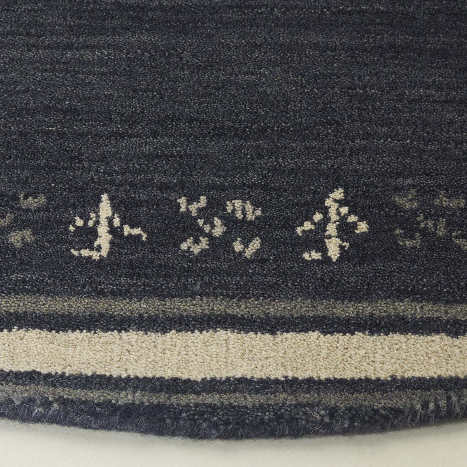 Santiago Charcoal Handmade Wool Geometric Rug, Round 8'