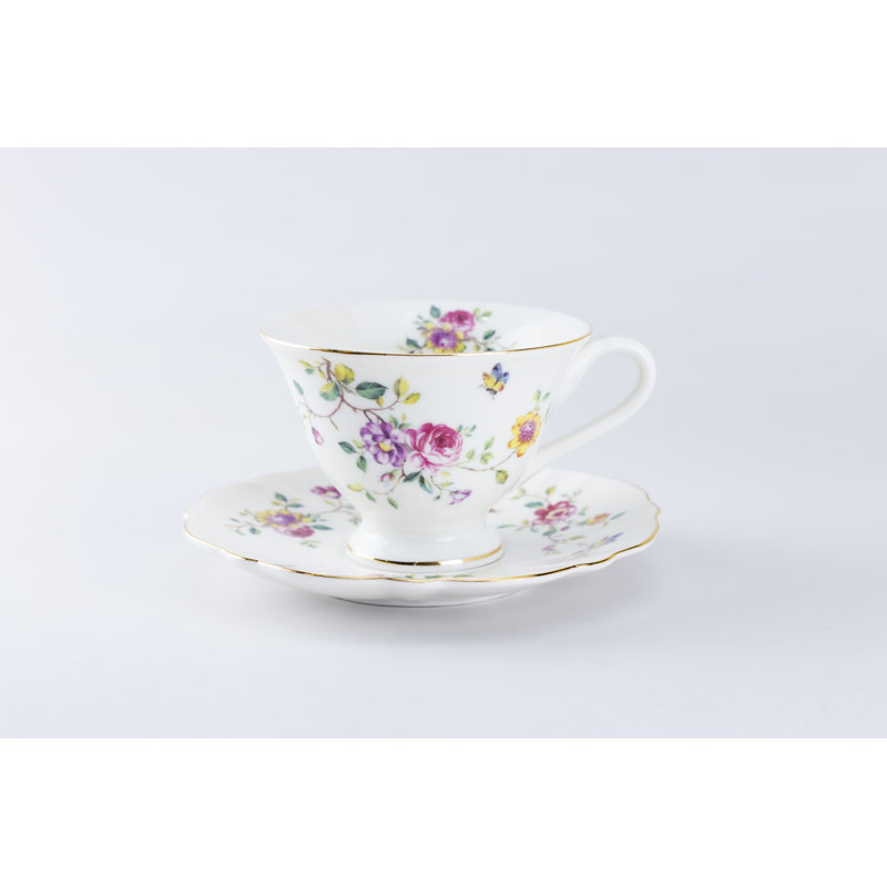 Tasse à thé et soucoupe