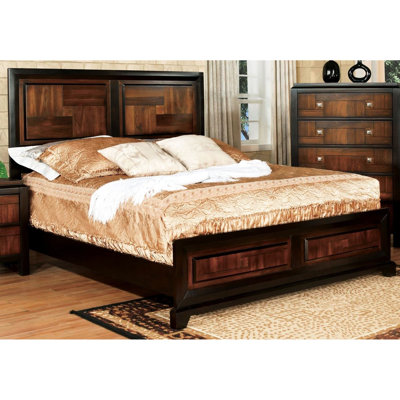 Grand lit en bois massif de style contemporain avec tête de lit de style transitionnel en noyer