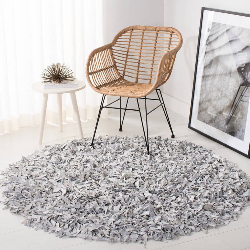 Arik Handwoven Leather/Cotton Solid Color Rug in White/Gray, Round 5'