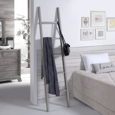Wood 6.4 ft Blanket Ladder