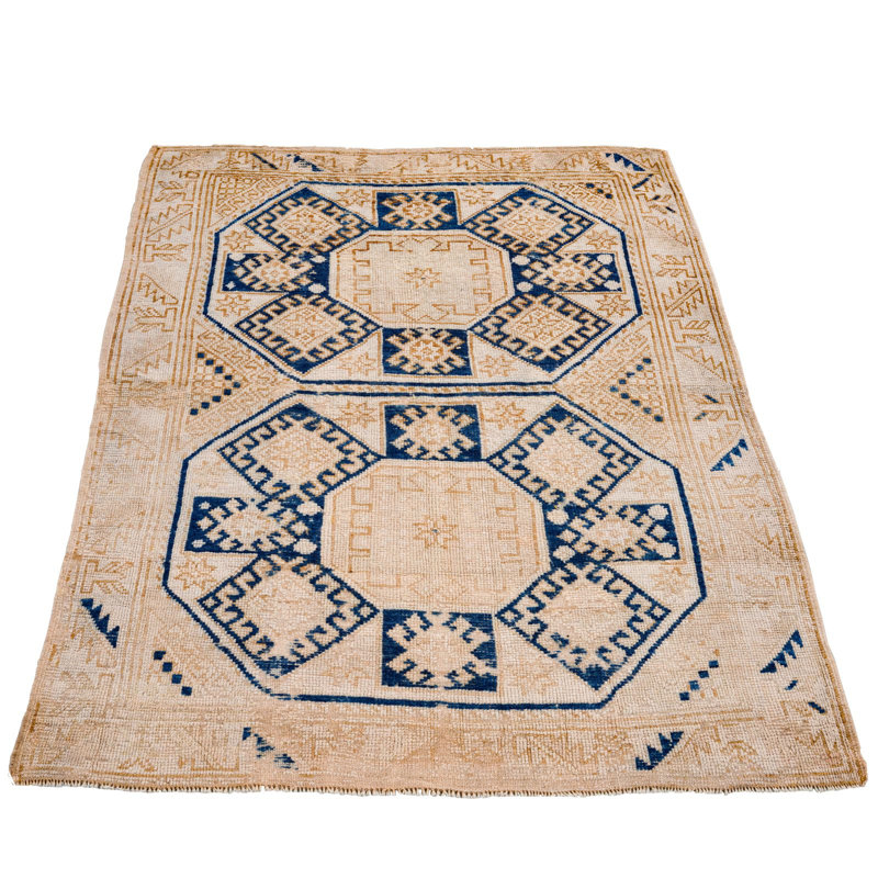 Tapis tribal unique en son genre