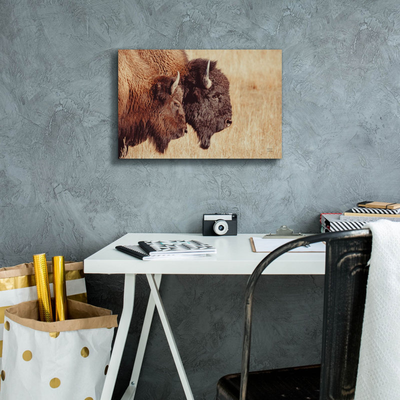 «Bison pair» par Nathan Larson, art mural sur toile, H 12 po x l 18 po x P 0,75 po