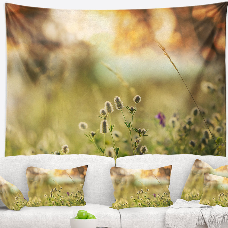 Tapisserie «Little Summer Flowers in Meadow», H 32 po x l 39 po