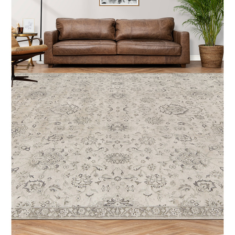 Sona Wool Oriental Area Rug in Ivory