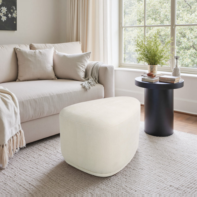 Repose-pieds triangulaire beige Caras, Beige