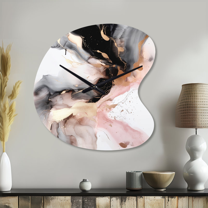 Horloge murale asymétrique en métal rose rose texturé - I, Grand