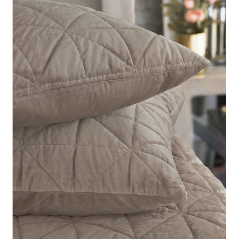 Taie décorative en velours matelassé Nova, Euro, Fauve