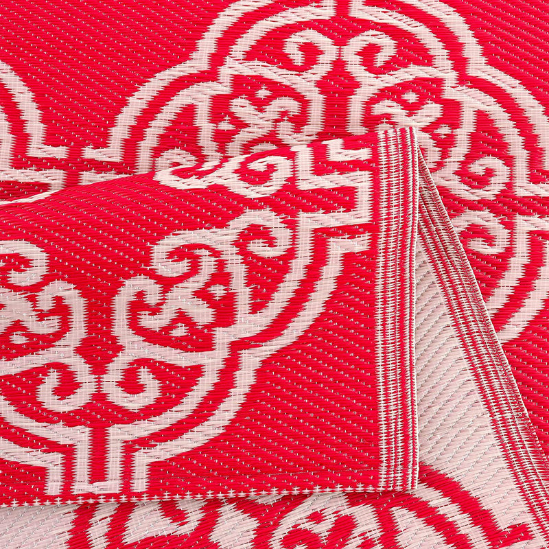 Tapis intérieur / extérieur rouge / blanc tissé à la machine Ancha, Rectangle 5 pi x 7 pi