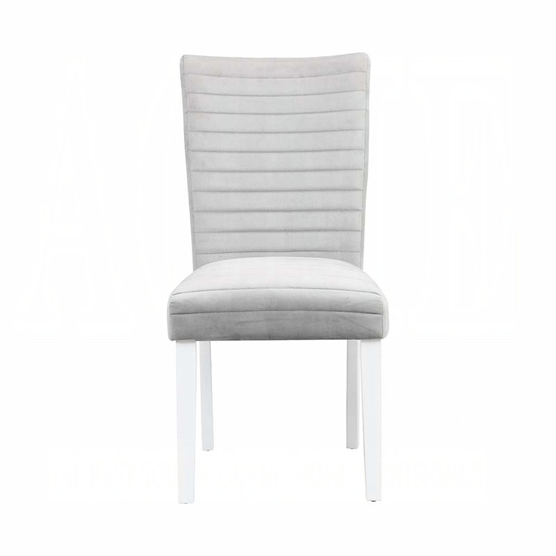 Chaises grises et blanches (2) - Option de rembourrage en mousse du côté moelleux et confortable