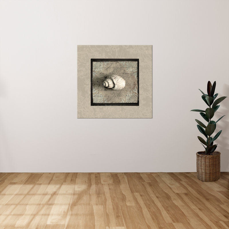 "Fancy Shell I" par Rhonda Addison, reproduction sur toile, H 36 po x l 36 po x P 1,5 po