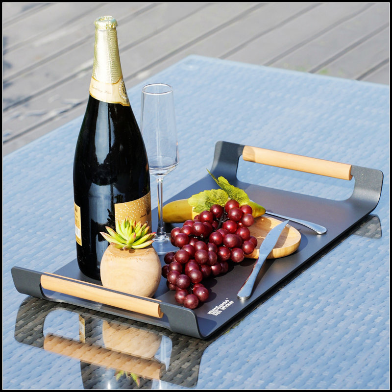 Plateau de patio extérieur durable en aluminium thermolaqué gris avec poignée en teck, parfait pour servir et recevoir