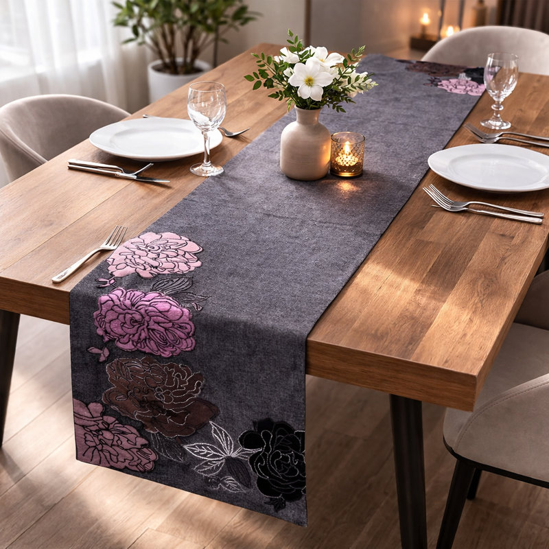 Chemin de table en velours avec broderie florale pour centre de table élégant et décoration de Noël