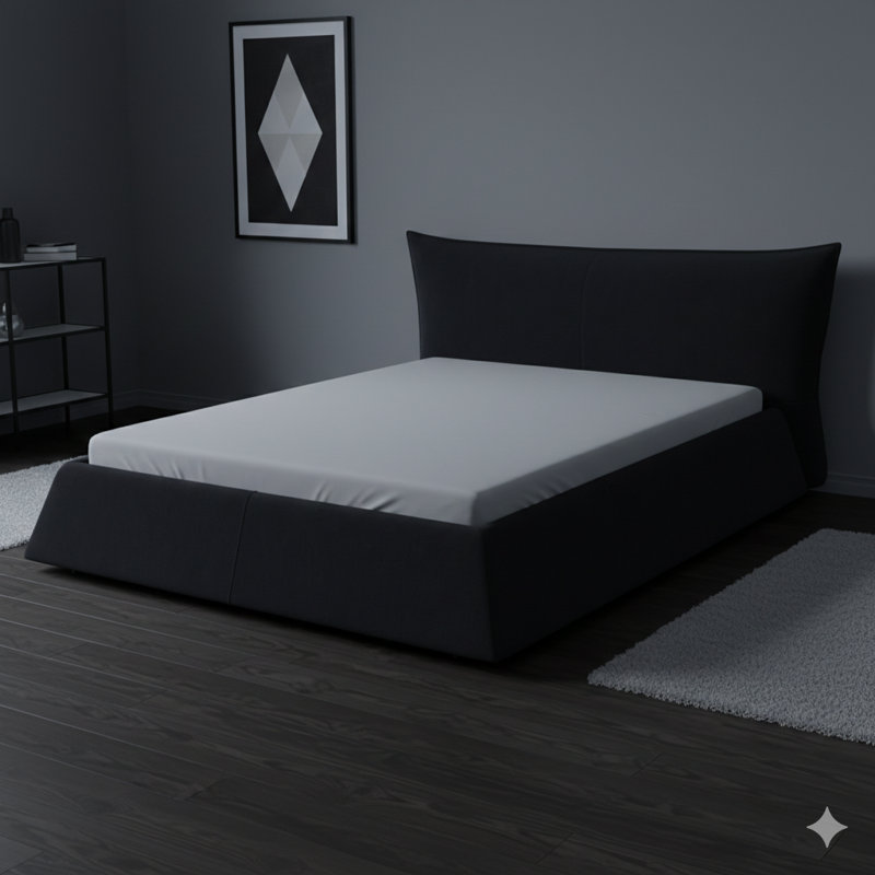 Très grand lit plateforme tapissier avec une tête de lit en velours de forme unique. Cadre fabriqué en métal et en bois massif. Disponible en noir.
