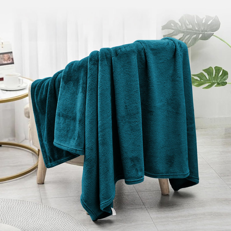 Premium Ultra-Soft Mink Fleece Blanket - Plush, Lightweight & Warm - Cozy Throw for Bed & Sofa, 150 cm x 130 cm, Teal