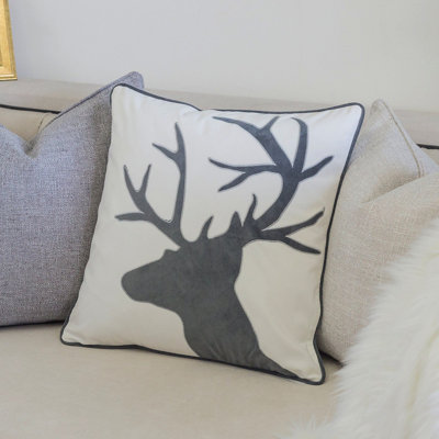 Holiday Reindeer Velvet Accent Pillow 20X20 – White With Insert