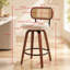 Tabouret de comptoir pivotant en bois massif de 26 po avec dossier en rotin beige (ensemble de 2)-1209169712-1209169726