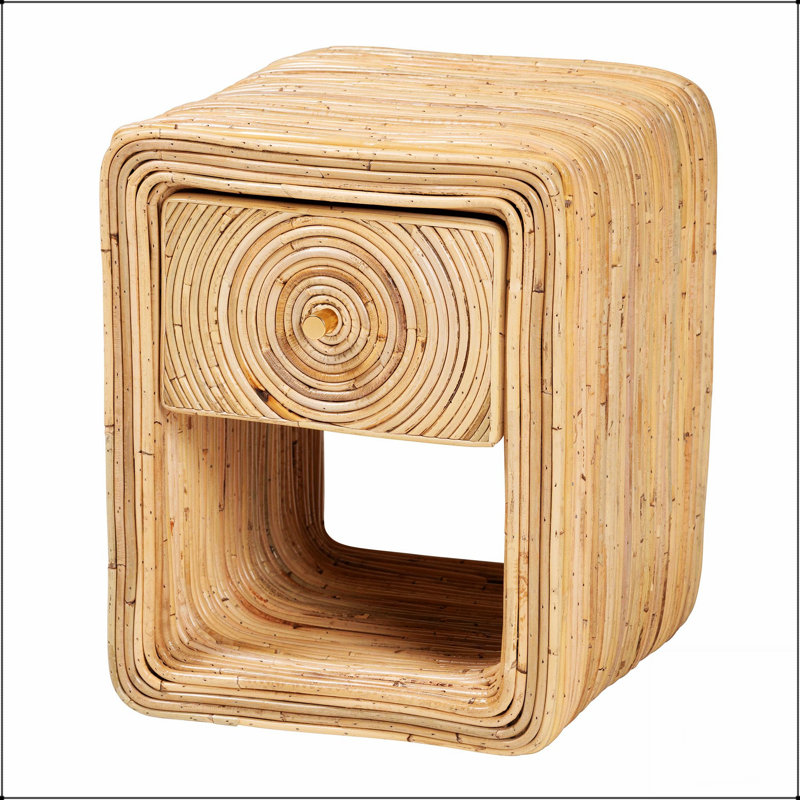 Table de chevet bohémienne en rotin naturel à 1 tiroir avec tablette ouverte, parfaite pour le rangement et le décor élégant d'une chambre à coucher.