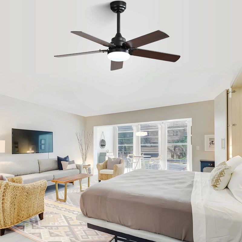 Ventilateur de plafond à profil bas de 42 pouces avec 5 pales et commande silencieuse réversible de moteur à courant continu avec lumière DEL