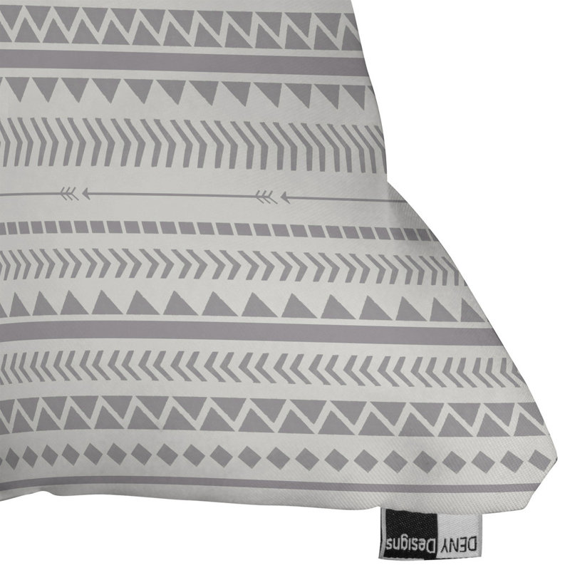 Coussin décoratif intérieur / extérieur Allyson Johnson Aztec, 16 po x 1 po, Gris
