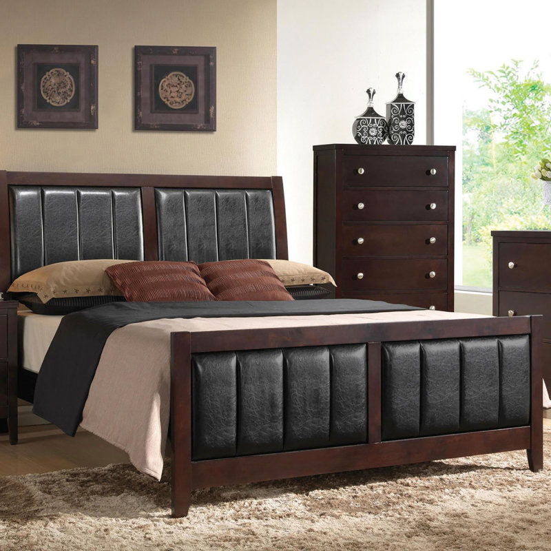 Grande chambre à coucher Cappuccino - Comprend un lit à panneau avec revêtement en similicuir noir avec finition cappuccino pour un intérieur élégant