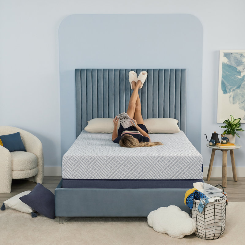 Matelas moyen en mousse gélifiée 8 pouces Serta, Lit simple