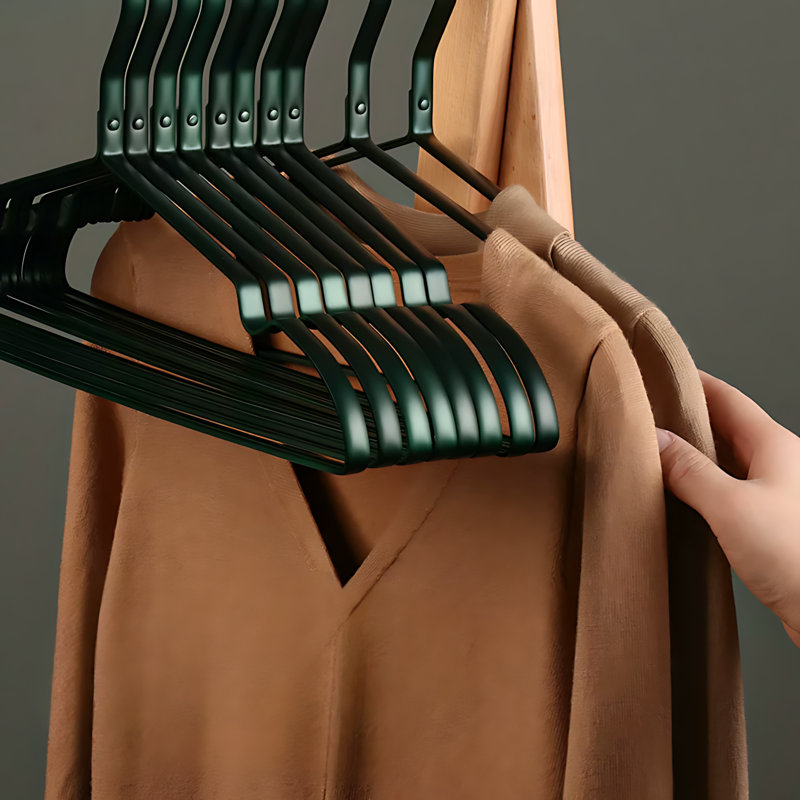 Cintres en aluminium antidérapants avec barre en acier inoxydable antirouille, protège-épaules sans accroc pour tissus délicats, cintres robustes pour l'organisation de placard
