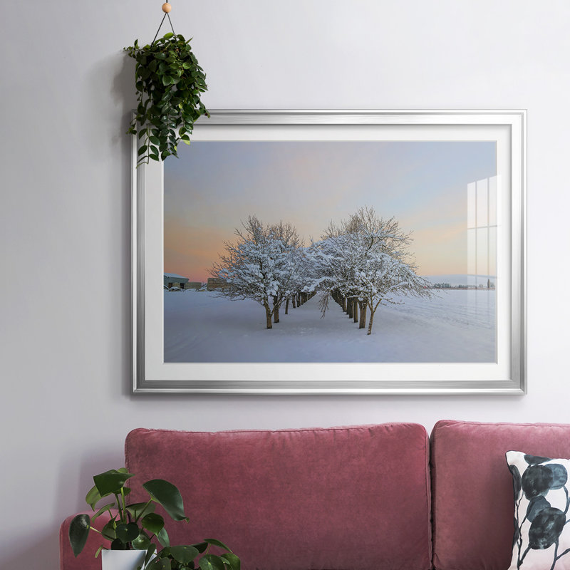 Parmi les arbres, impression sur papier encadrée, Argent, H 15 po x l 21 po x P 1,5 po