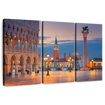 Sebbie Piazza San Marco matin