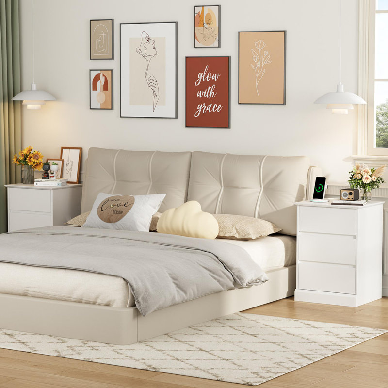 Ensemble de chambre à coucher 4 pièces Dornisha, 2 commodes 5 tiroirs H 48,4 po et ensemble de tables de chevet 2 tiroirs avec station de charge