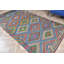 Grand kilim turc rétro bleu parfait pour ajouter une touche classique à votre salle à manger avec une broderie exquise