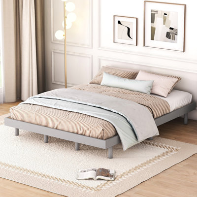 Grand lit moderne gris avec plateforme flottante - matériaux de construction durables et panneau de particules élégant
