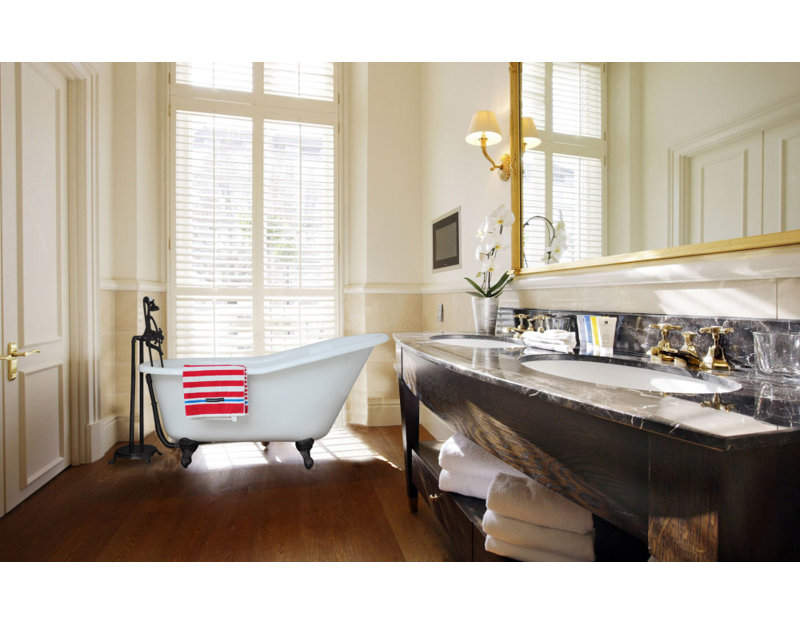 Kingston Brass Aqua Eden 60-Inch Cast Iron Oval Single Slipper Clawfoot Tub (No Faucet Drillings), Matte Black