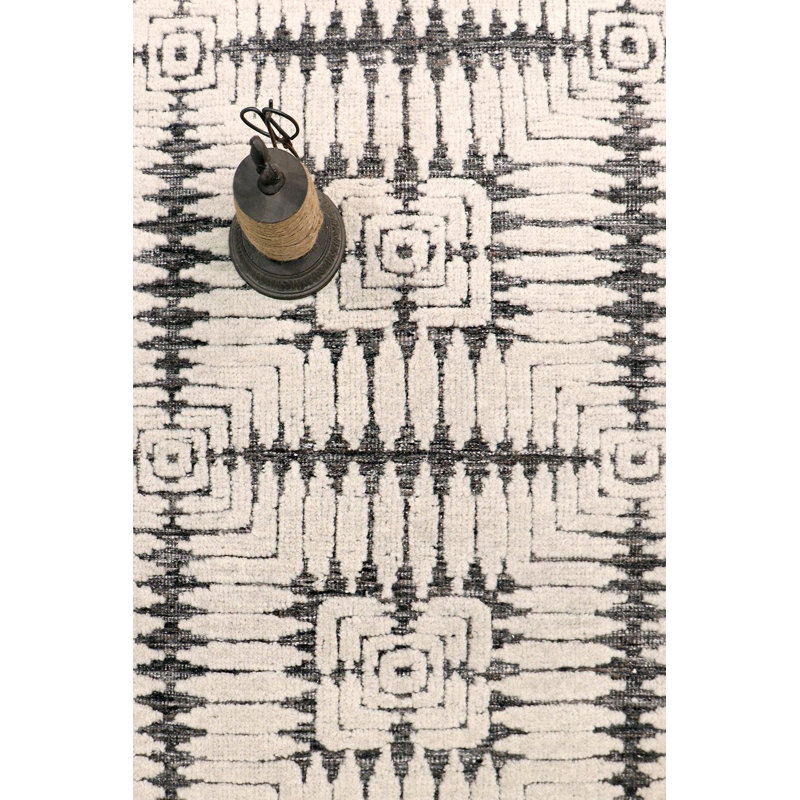 Beyers Geometric Area Rug