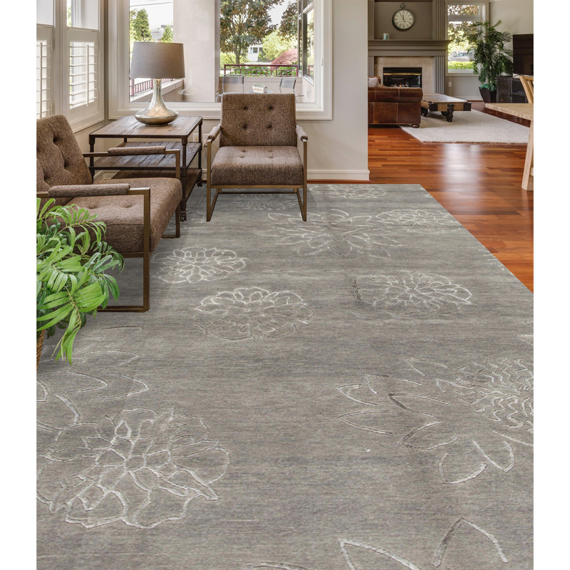 Himalayan Floral Area Rug in Gray