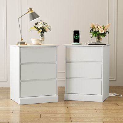 17'' W Solid Wood Nightstand, 3 Drawer Nightstand With Charging Station(Set Of 2)