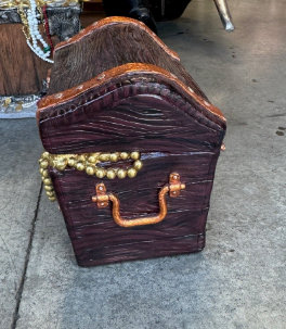 Small Treasure Chest Statue