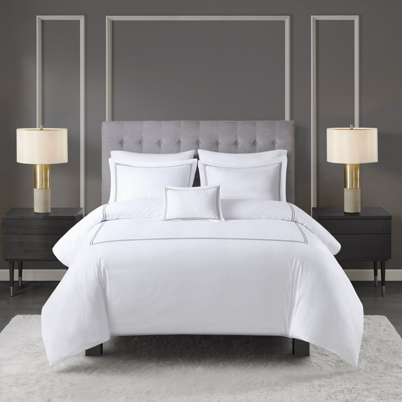 Ensemble d'édredon brodé en satin de coton 100% très grand / très grand californien, Gris / Blanc