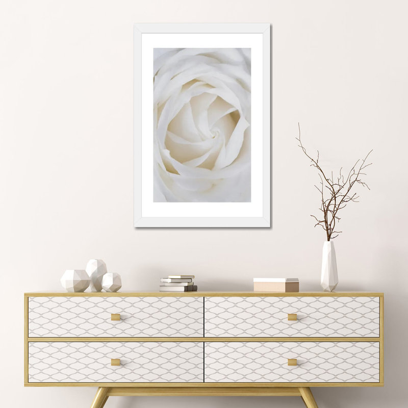 Roses blanches-reproduction de photo, H 24 po x l 16 po x P 1 po, Papier encadré blanc, Blanc