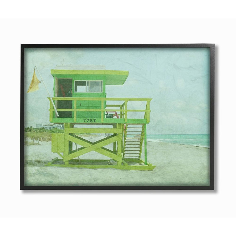 Reproduction d’art graphique, "Green lifeguard stand Sandy Beach" par Ashley Calhoun, Giclée encadrée noir minuit