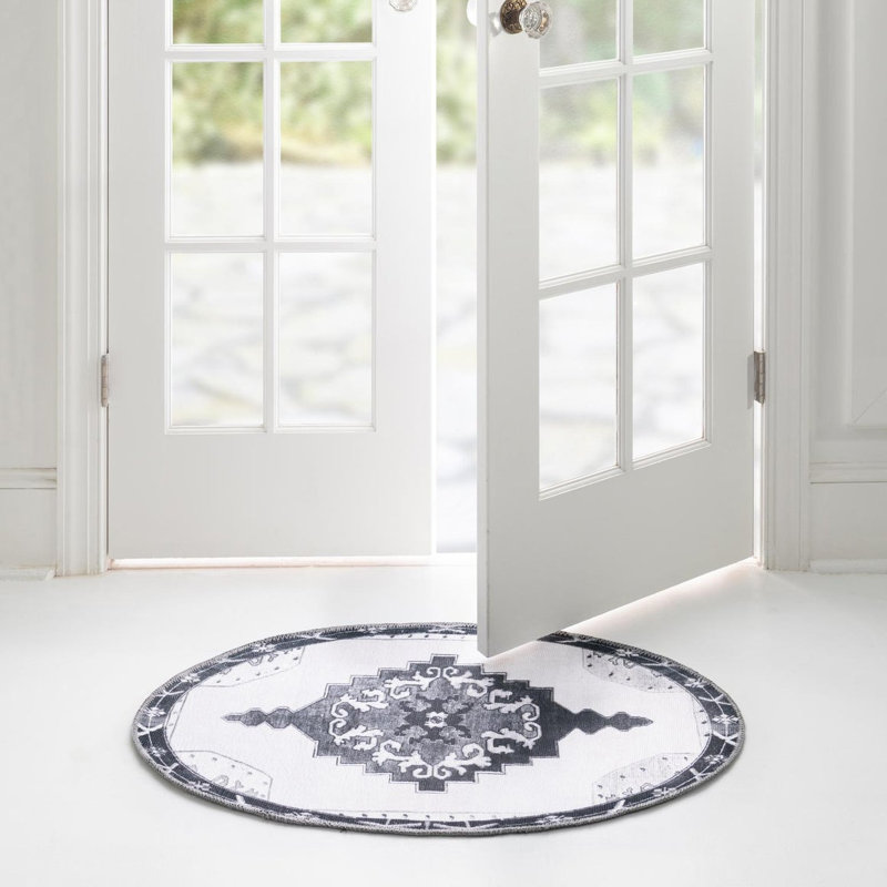 Antwane Oriental Indoor Rug, Oval 2' x 3'1"