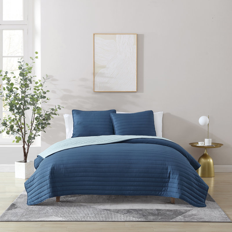 True Classics Microfiber 3-Piece Reversible Quilt Set, Twin Quilt + 1 Standard Sham, Blue